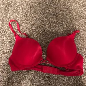 Victorias’s Secret bombshell bra